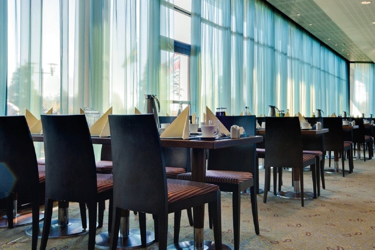 Radisson Blu Airport Hotel, Oslo Gardermoen Exterior photo Interior of a modern hotel
